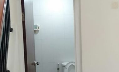 Di Kontrakan Rumah Full Purnish Depan RS Primayana di Karawang Barat