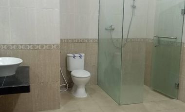 RUMAH MANYAR SIAP PAKAI. BISA UNTUK KELUARGA dan KANTOR