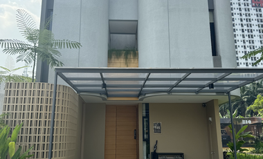 BIO DISTRICT BSD CITY RUMAH MEWAH 3 LANTAI DEKAT TOL AEON & STASIUN