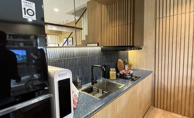 DIJUAL Rumah 3 Lantai DEKAT TOL DI BSD CITY STRATEGIS Spek Mewah