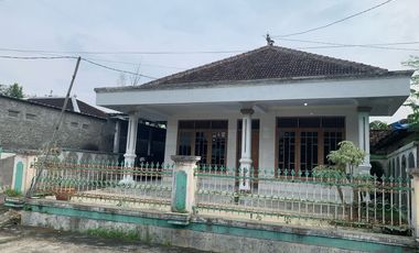 DIJUAL MURAH RUMAH BESAR SIAP HUNI COCOK UNTUK KELUARGA BESAR