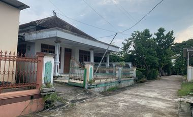 DIJUAL MURAH RUMAH BESAR SIAP HUNI COCOK UNTUK KELUARGA BESAR