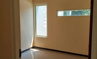 Rumah siap huni pojok // bisa Cash atau KPR