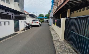 Rumah Ditebet Akses Jalan 2 Mobil, Sangat Strategis Dan Luas