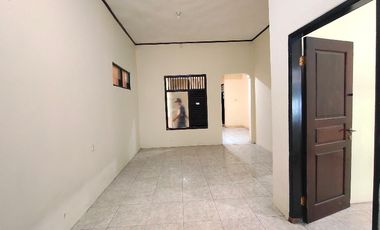 Rumah Ditebet Akses Jalan 2 Mobil, Sangat Strategis Dan Luas