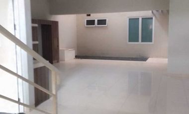 Rumah Pondok Indah 3 Lantai Bangunan Baru
