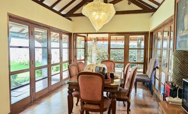 Villa asri, murah, terawat aktif, pool, di Cipanas 