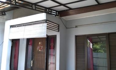 Dijual cepat rumah 2 lantai Simprug diporis negotiable