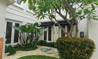 FOR RENT 2FLOOR BEAUTIFUL & SPACIOUS HOUSE IN PONDOK INDAH WITH POOL