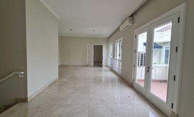FOR RENT 2FLOOR BEAUTIFUL & SPACIOUS HOUSE IN PONDOK INDAH WITH POOL