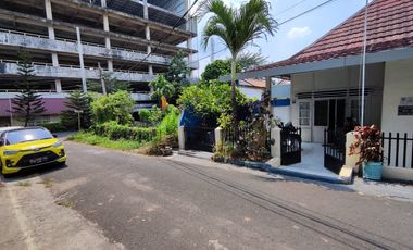 DIJUAL RUMAH LAMA DI LOKASI TENGAH KOTA PALEMBANG