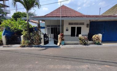 DIJUAL RUMAH LAMA DI LOKASI TENGAH KOTA PALEMBANG