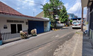 DIJUAL RUMAH LAMA DI LOKASI TENGAH KOTA PALEMBANG