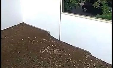 Rumah di JL. SUKAHAJI RAYA (100 meter dari Sutami)