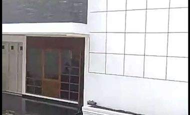 Rumah di JL. SUKAHAJI RAYA (100 meter dari Sutami)