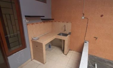 dijual rumah di sleman dekat kampus UGM di jalan kaliurang km 6 mlati