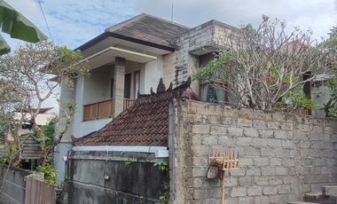 Rumah besar dan kokoh di penatih dentim