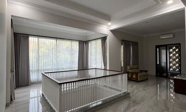 Disewakan Rumah Cluster Taman Simpruk Lippo Cikarang