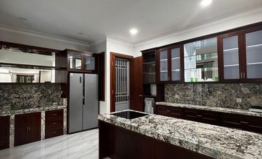 Disewakan Rumah Cluster Taman Simpruk Lippo Cikarang