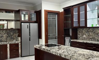 Disewakan Rumah Cluster Taman Simpruk Lippo Cikarang