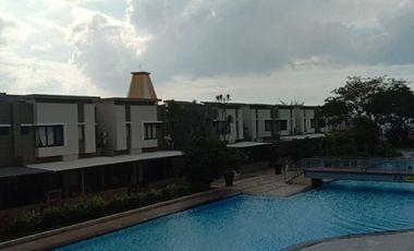 Disewakan Apartemen Cosmo Mansion 3 br+1 View timur furnish