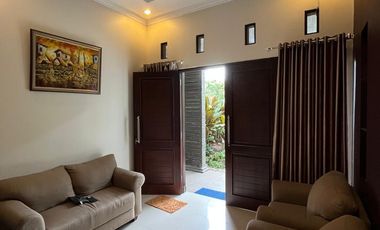 dijual rumah di sleman di lempong sari sariharjo ngaglik dekat AlAzhar