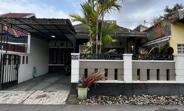 dijual rumah di sleman di lempong sari sariharjo ngaglik dekat AlAzhar