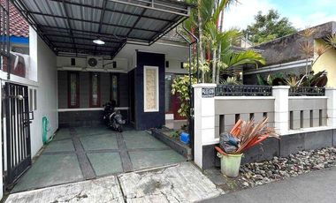 dijual rumah di sleman di lempong sari sariharjo ngaglik dekat AlAzhar