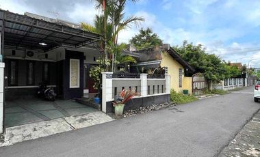 dijual rumah di sleman di lempong sari sariharjo ngaglik dekat AlAzhar