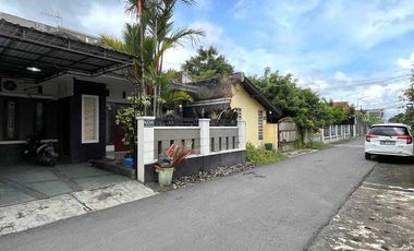 dijual rumah di sleman di lempong sari sariharjo ngaglik dekat AlAzhar