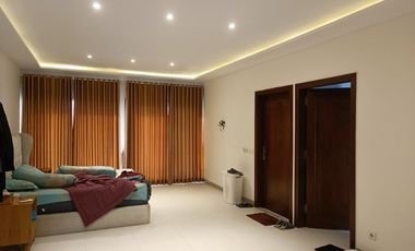 Tembalang Bukit Mawar  Sendangmulyo Rumah 2Lt View Menawan