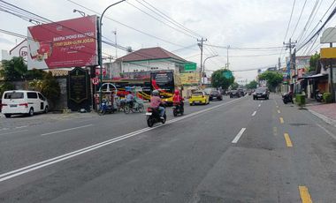 Tanah premium Bonus bangunan pinggir jalan utama dekat Malioboro &Tugu