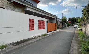 dijual rumah di sleman dekan kampus UNRIYO di wedomartani ngemplak