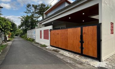 dijual rumah di sleman dekan kampus UNRIYO di wedomartani ngemplak