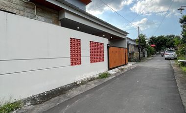 dijual rumah di sleman dekan kampus UNRIYO di wedomartani ngemplak