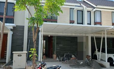 Disewakan rumah 2lt minimalis , furnished bagus baru Northwest Lake ,