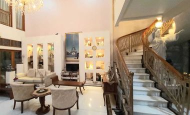 RUMAH MEWAH ELEGANT di  GREEN GARDEN, JAKARTA BARAT, 2 Lantai, SHM