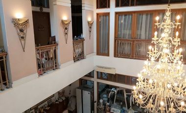 RUMAH MEWAH ELEGANT di  GREEN GARDEN, JAKARTA BARAT, 2 Lantai, SHM