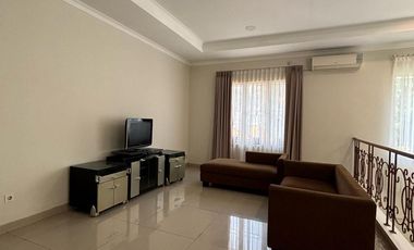 Disewakan Rumah Cluster Emerald Mansion Lippo Cikarang
