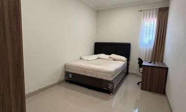 Disewakan Rumah Cluster Emerald Mansion Lippo Cikarang