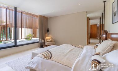 LEASEHOLD | MODERN LUXURY 4-BED VILLA IN THE PRIME AREA OF BATU BELIG