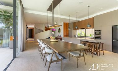 LEASEHOLD | MODERN LUXURY 4-BED VILLA IN THE PRIME AREA OF BATU BELIG