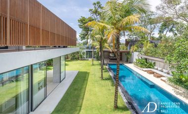 LEASEHOLD | MODERN LUXURY 4-BED VILLA IN THE PRIME AREA OF BATU BELIG