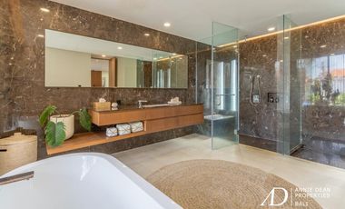 LEASEHOLD | MODERN LUXURY 4-BED VILLA IN THE PRIME AREA OF BATU BELIG