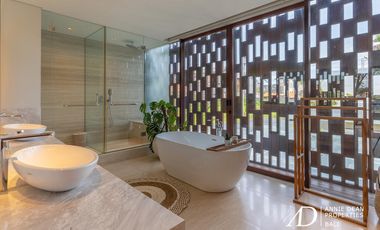 LEASEHOLD | MODERN LUXURY 4-BED VILLA IN THE PRIME AREA OF BATU BELIG