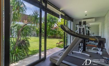 LEASEHOLD | MODERN LUXURY 4-BED VILLA IN THE PRIME AREA OF BATU BELIG