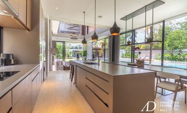 LEASEHOLD | MODERN LUXURY 4-BED VILLA IN THE PRIME AREA OF BATU BELIG