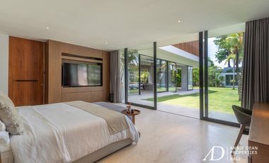 LEASEHOLD | MODERN LUXURY 4-BED VILLA IN THE PRIME AREA OF BATU BELIG