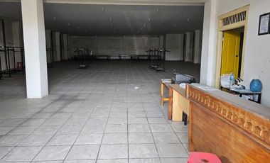 Dijual Rumah Usaha Strategis Murah Siap Huni di Jl Madura Blitar