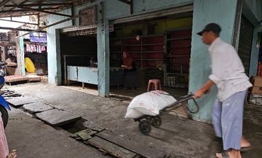 Jual stand/toko lokasi pasar balong panggang gresik